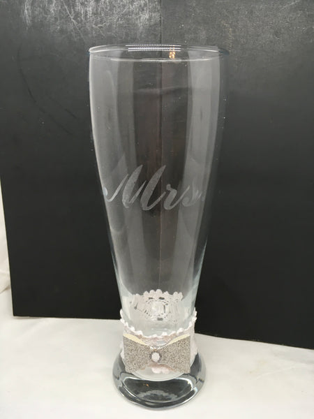 Hand Etched Beer Glass MR. and MRS. With Ribbon and Bow Wedding Accessory Bar Decor Gift Idea {{ JAMsCraftCloset }}