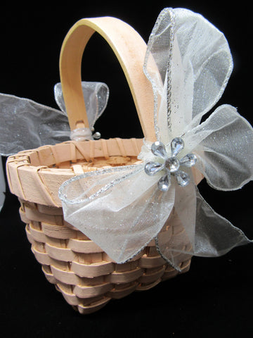 Basket Flower Girl Vintage Round Peach Woven White Bows Wedding Table Decor {{ JAMsCraftCloset }}