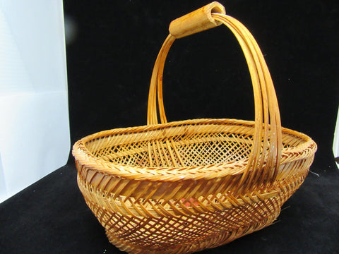 Basket Natural Woven OVAL Vintage - JAMsCraftCloset
