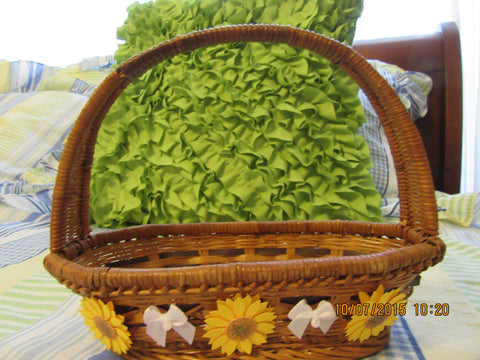 Basket SMALL Natural Wicker with Yellow Daisies White Bow Accent {{ JAMsCraftCloset }}