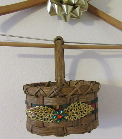 Basket Flower Girl Oval Woven Wedding Accessory Table Decor Red and Green {{ JAMsCraftCloset }}