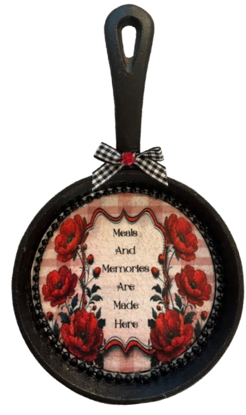 CAST IRON Frying Pan MINI Black MEALS AND MEMORIES ARE MADE HERE Farmhouse Country KITCHEN Wall Art Handmade Hand Painted Decoupaged Repurposed Upcycled Gift Idea Crafters Delight - JAMsCraftCloset