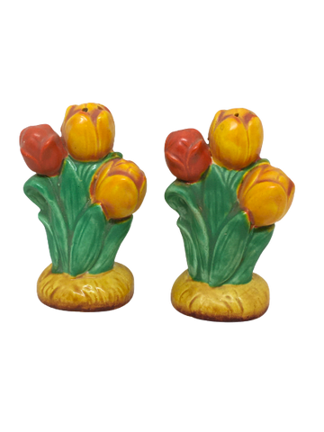 Vintage CERAMIC TULIP SALT AND PEPPER SHAKERS - RARE FIND - MADE IN JAPAN - Collectible - Gift for the Vintage Collector - Kitchen Decor - JAMsCraftCloset
