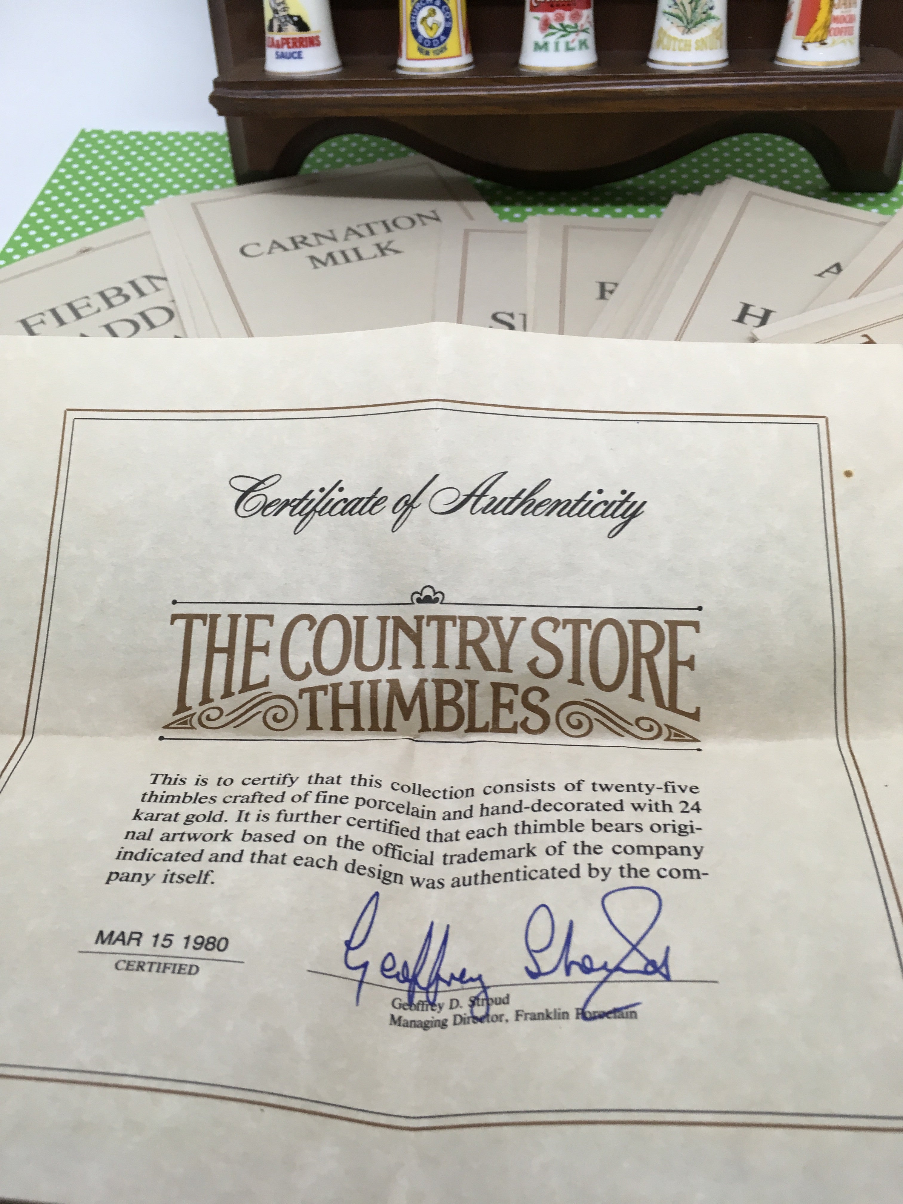 Thimbles The Country Store Thimbles and Display Rack Set of 25 Fine Po ...