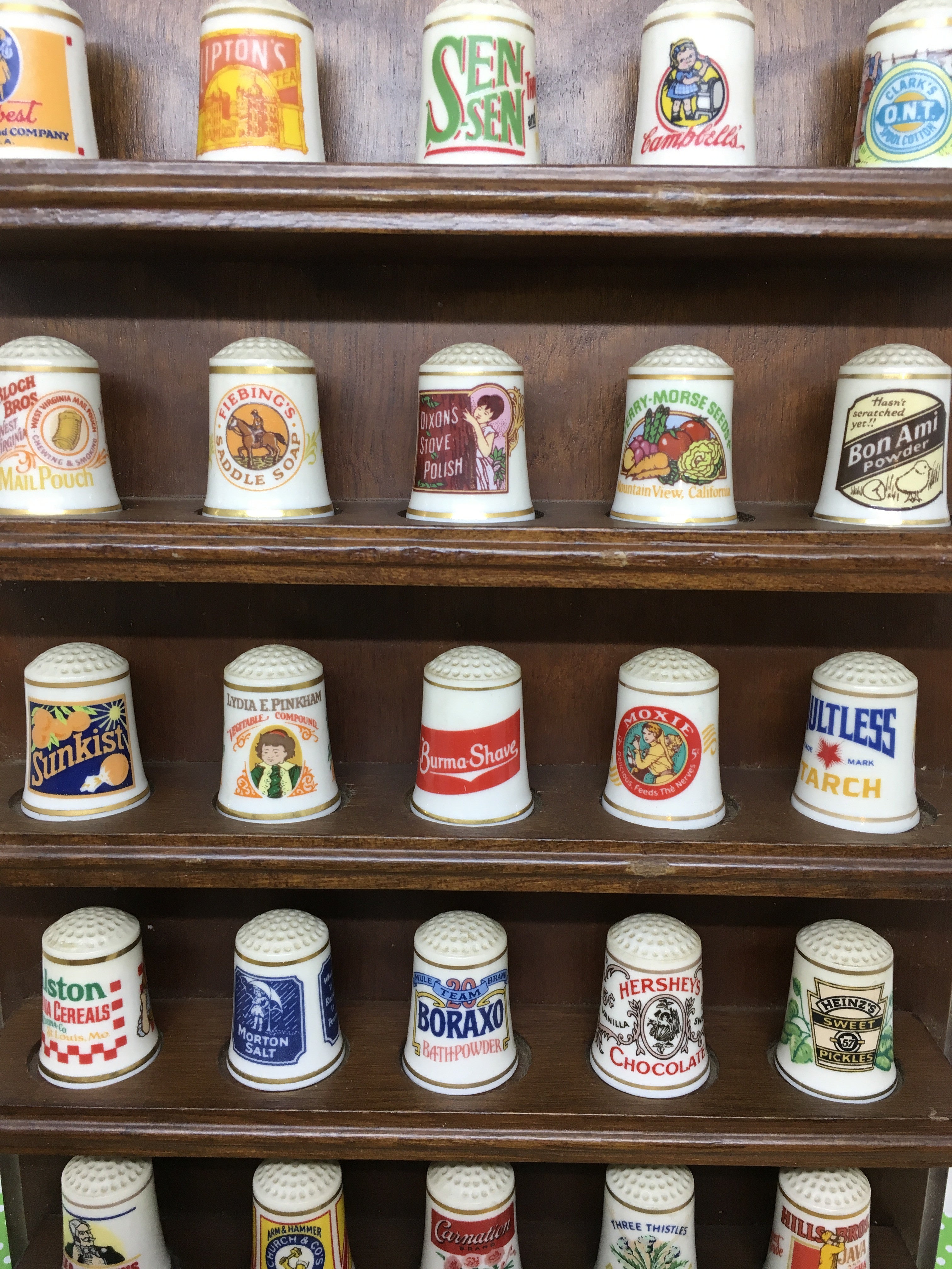 Thimbles The Country Store Thimbles and Display Rack Set of 25 Fine Po ...