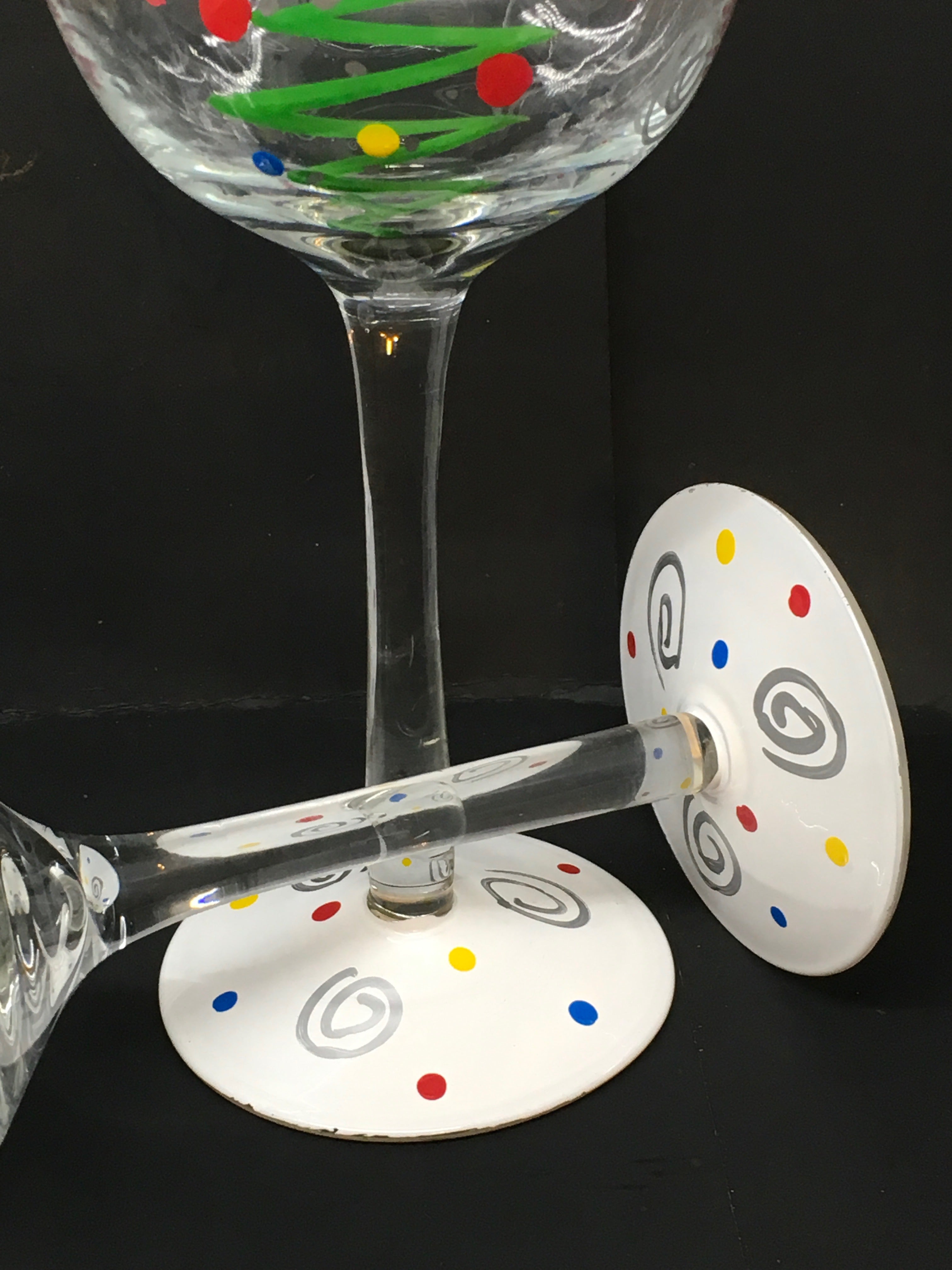 Stemware Glasses Christmas Tree Hand Painted Clear Glass Set of 2 Holi –  JAMsCraftCloset