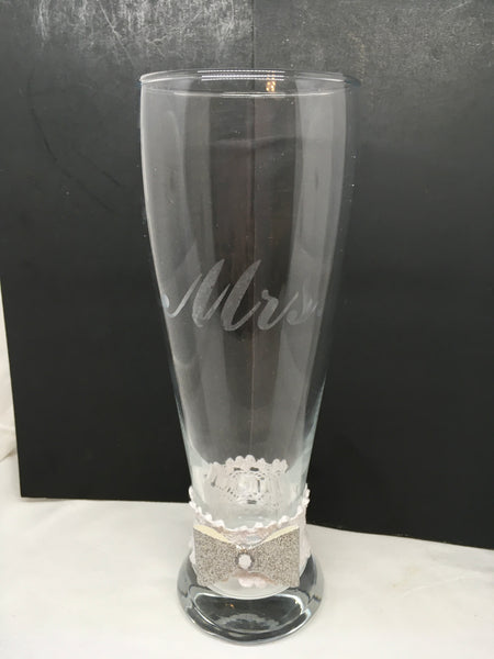Hand Etched Beer Glass MR. and MRS. With Ribbon and Bow Wedding Accessory Bar Decor Gift Idea One of a Kind Unique Drinkware Barware Kitchen Decor Country Cottage Chic  JAMsCraftCloset