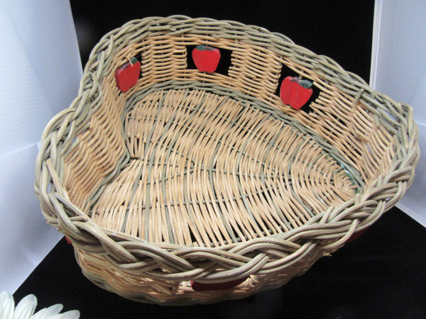 Basket Heart Shaped Apple Vintage - JAMsCraftCloset