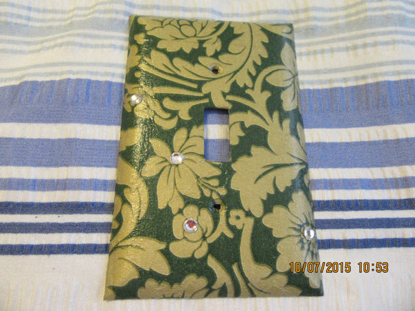 Switchplate Single Green and Gold Design with a Little Bling Plastic - JAMsCraftCloset